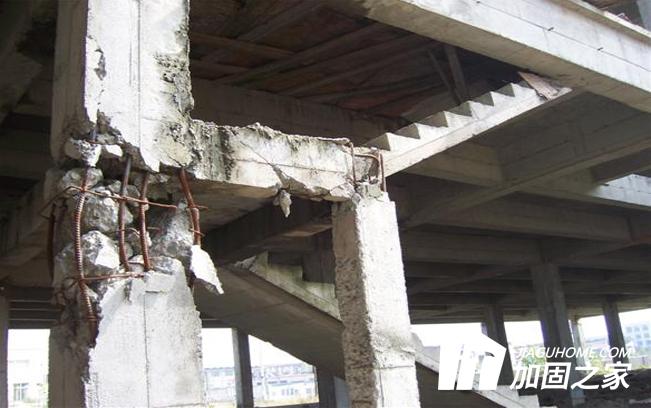對于地震的破壞性，房屋需要做好抗震加固
